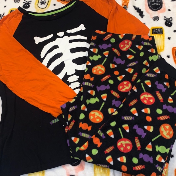 Halloween Matching Family Set Pajamas (3 sets) Skeleton & Candy Glow in the Dark - Picture 5 of 7